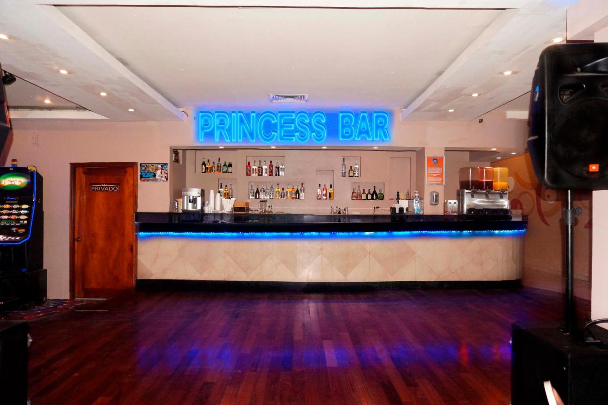 Princess Hotel And Casino Free Zone Корозал Екстериор снимка